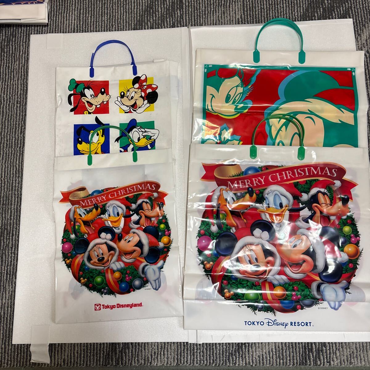 懐かしいディズニーのショッピングバッグと謎の袋 | Disney