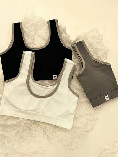 匿名配送新品白ファーストスポーツブラ高弾力伸縮通気シンプル綿成長小中高学生キッズジュニアノンワイヤー運動ブラ体育インナー送料無料