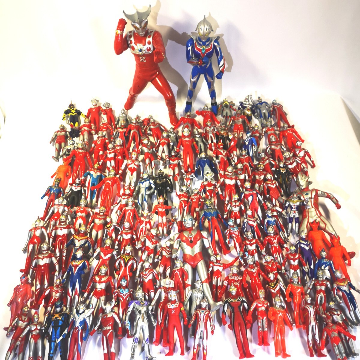 ウルトラマン ソフビ フィギュア 等 大量 まとめ / 人形 ウルトラマン ソフビ フィギュア 等 大量 まとめ / 人形