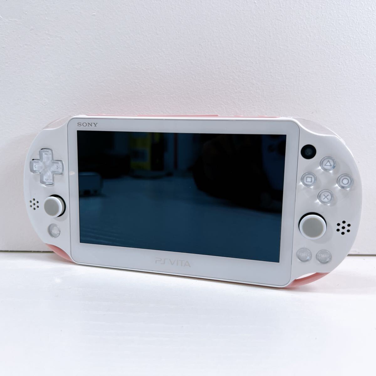 Yahoo!オークション -「ps vita 本体 ピンクホワイト」の落札
