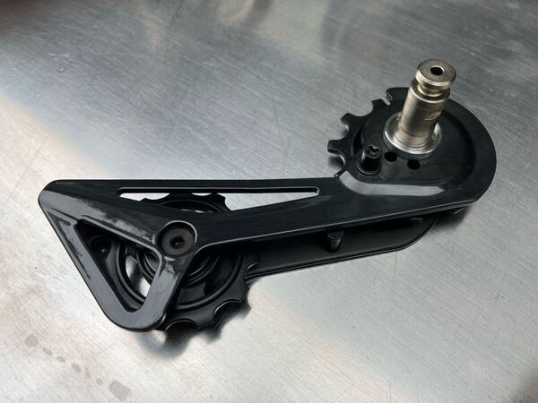 シマノ SHIMANO RO-R9100 &RD-R9150 リアディレイラーゲージ カーボン製、シールド、ベアリングプーリー未使用品 傷1つありません。