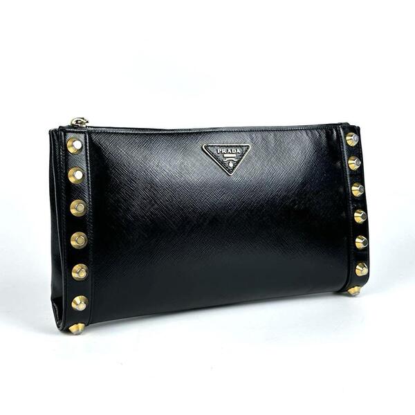 美品■PRADA プラダ クラッチバッグ スタッズ ヴィッテロ 三角ロゴプレート 白タグ ハンドバッグ ポーチ サフィアーノ レザー 黒 ブラック