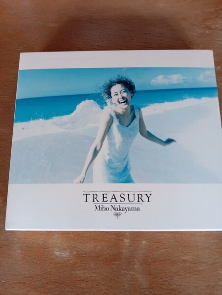 中山 美穂/Treasury