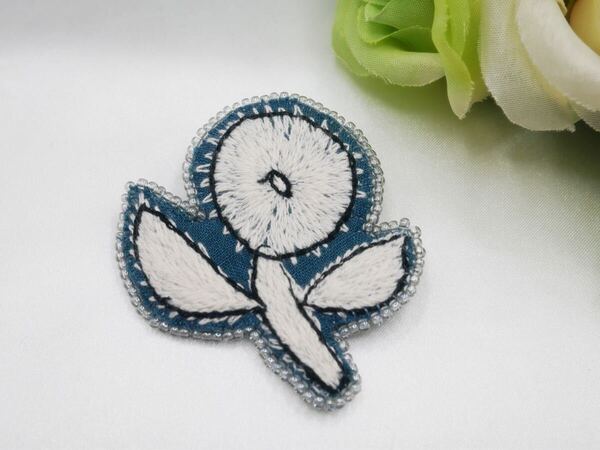 ミナペルホネン ブローチ カルテット ハンドメイド ♪ビーズ刺繍 ピンmina perhonen