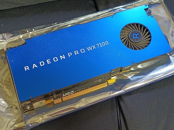 RADEON PRO WX7100 #085