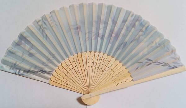 ★送料無料 ★すぐに発送!在庫限り!【★特級品!★ 桔梗 扇子 青 布タイプ 21㎝ 天然竹使用】ききょう キキョウ 花 和 夏 うちわ 団扇
