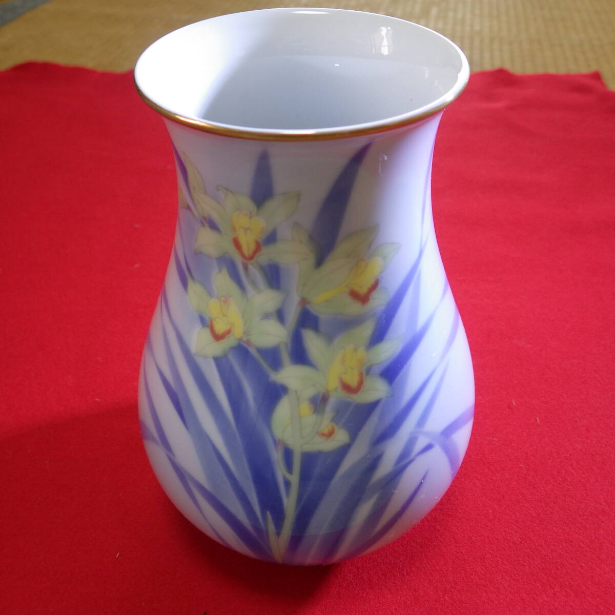 2025年最新】深川製磁の花瓶を探すならこちらで!洗練された和の 2025年最新】深川製磁の花瓶を探すならこちらで!洗練された和の