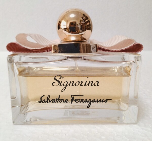 サルヴァトーレフェラガモ シニョリーナ オードパルファム EDP 100ml Salvatore Ferragamo Signorina 送料無料