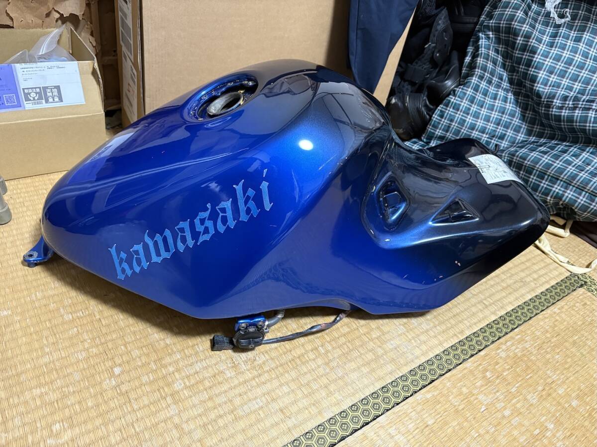 2025年最新】Yahoo!オークション -zzr1100d(タンク)の中古品 2025年最新】Yahoo!オークション -zzr1100d(タンク)の中古品