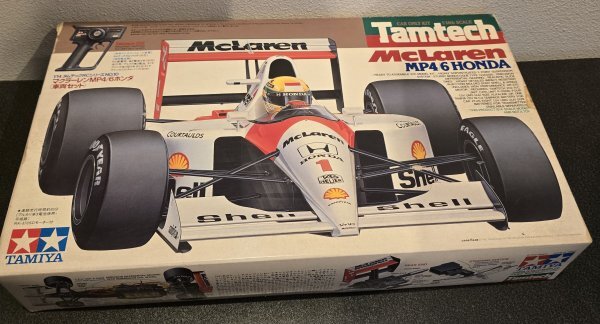 タミヤ 1/10 電動RC マクラーレンMP4/6 HONDA＋サンワ送信機 タミヤ 1/10 R/C マクラーレン ホンダ MP4/6 未組立てキットの