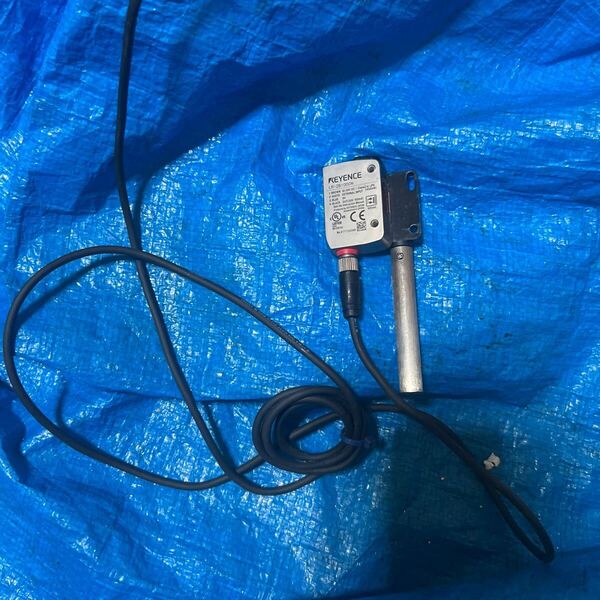 KEYENCE キーエンス センサー LR-ZB100CN