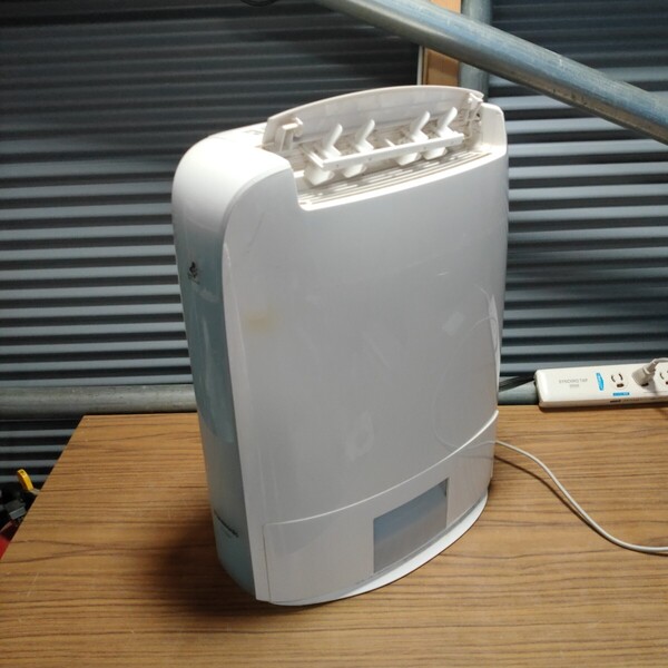 送料無料(942)Panasonic パナソニック 除湿乾燥機 F-YZG60