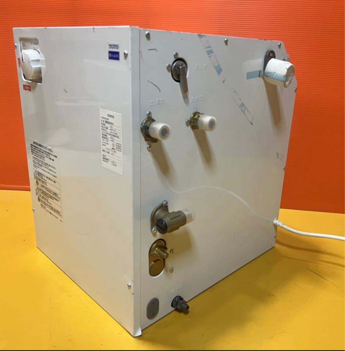 Yahoo!オークション -「小型電気温水器 toto」(内装) (建築材料 Yahoo!オークション -「小型電気温水器 toto」(内装) (建築材料