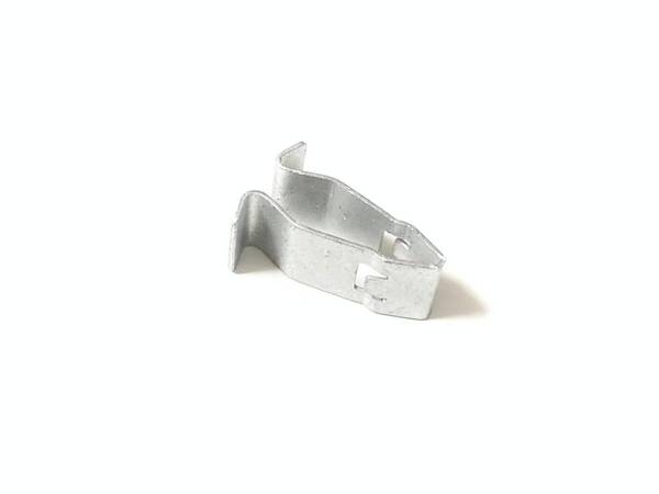 ★新品即納 BMW ピラー 固定用 クリップ クランプ 適合品番 51437321215 07147142116 F20 F45 F46 F30 F31 F34 F80 F32 F33 F36 F82