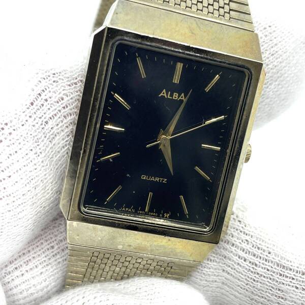 【電池切れ】SEIKO セイコー ALBA アルバ クォーツ 腕時計 黒文字盤 レクタンギュラー ゴールド 金属ベルト レディース V801-5100