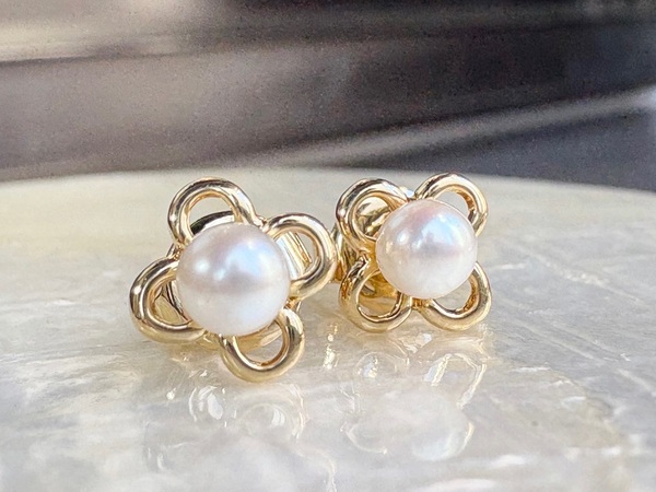 <ミキモトMIKIMOTO>K18 4mmベビーパール ピアス お花