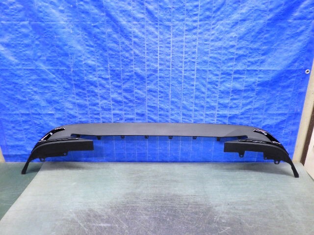 L685 Corolla touring MZEA17W ZWE215W ZWE219W поздняя версия задний бампер отделка 52169-12230 52169-12300 52108-12070