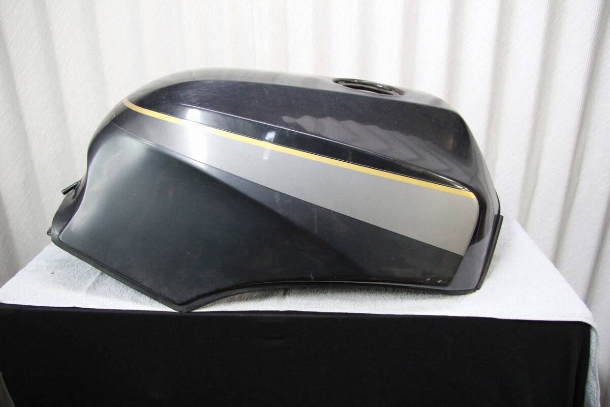 Yahoo!オークション -「gpz900r純正タンク」(パーツ Yahoo!オークション -「gpz900r純正タンク」(パーツ
