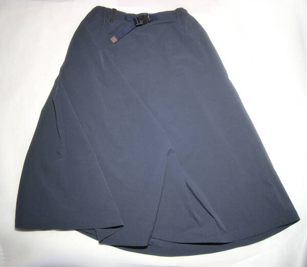 新品 Phenix FLUTTER FLARE SKIRT フレアスカート Mサイズ ネイビー 撥水素材 アウトドア フェニックス レディス ゴムウエスト ストレッチ