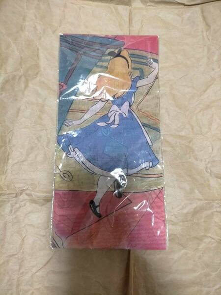 正規品 不思議の国のアリス ハンカチ 新品 ディズニー ウサギ 追いかける アリス Alice in Wonderland Alice rabbit handkerchief hanky