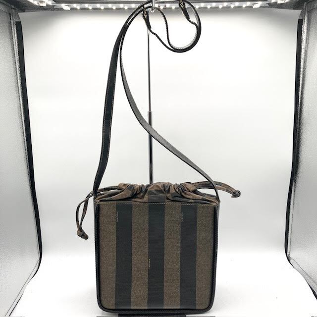 Yahoo!オークション -「fendi バッグ ペカン」の落札相場・落札価格 Yahoo!オークション -「fendi バッグ ペカン」の落札相場・落札価格