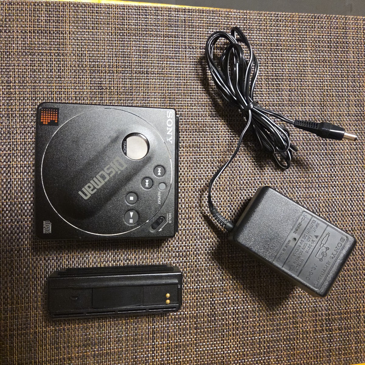 Yahoo!オークション -「sony discman d88」の落札相場・落札価格 Yahoo!オークション -「sony discman d88」の落札相場・落札価格