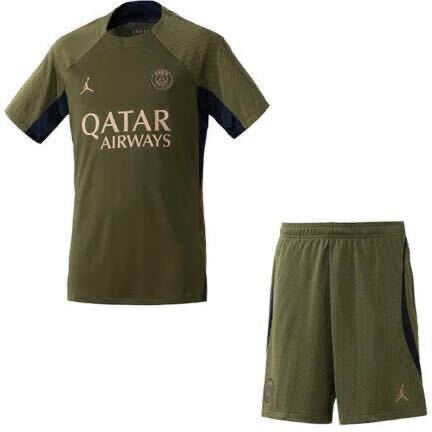 【新品上下定価即決】PSG ストライク 4th ジョーダン Dri-FITトップ & ショート★Paris Saint Germain × Jordan★パリサンジェルマン
