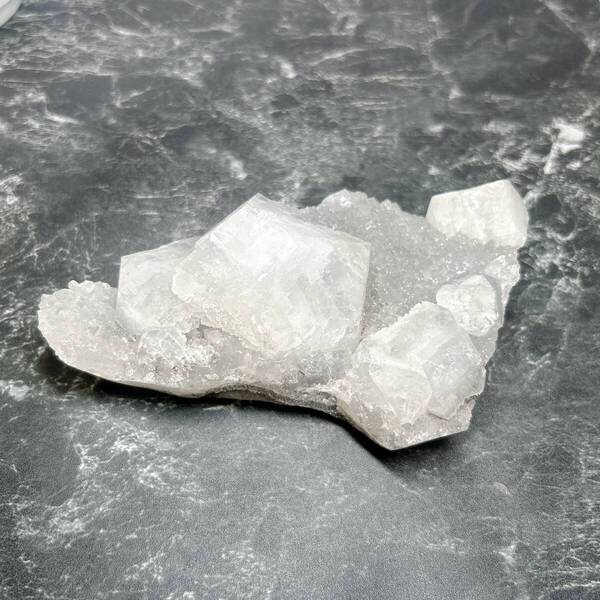 【E13187】アポフィライト 魚眼石 インド 天然石 鉱物 原石 Apophyllite