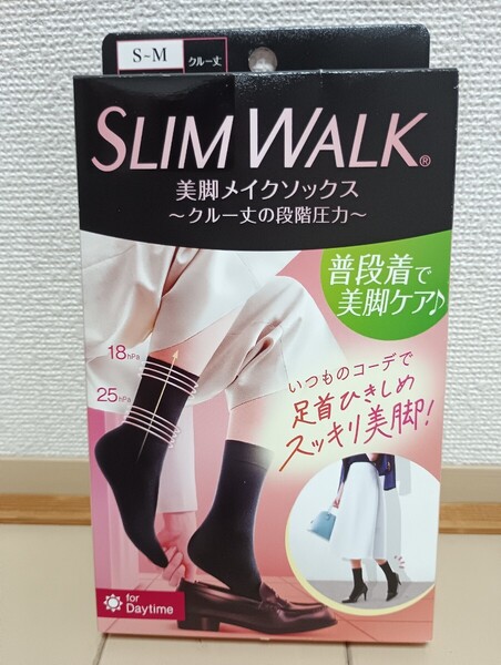 ☆新品☆スリムウォーク☆美脚メイクソックス☆クルー丈の段階圧力☆ブラック☆S〜M☆SLIM WALK☆クルー丈☆