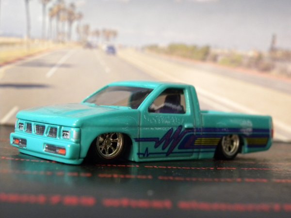 1/64　ホットウィールプレミアム　ヨーロッパ仕様　D21 ハードボディー　レア Amazon | MATTEL HOTWHEELSマテル社製 ホットウィール 1:64