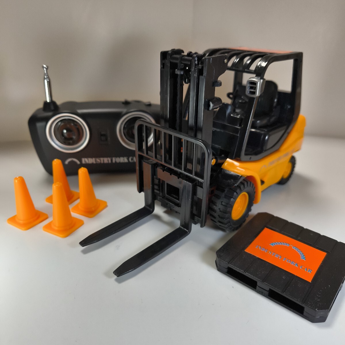 フォークリフト　ラジコン　1/12スケール【新品・未使用アウトレット品】 R/C建機 フォークリフト – 名城・伝統美 プラモデル | 童友社