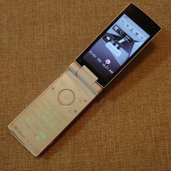 SH-01C docomo ホワイト
