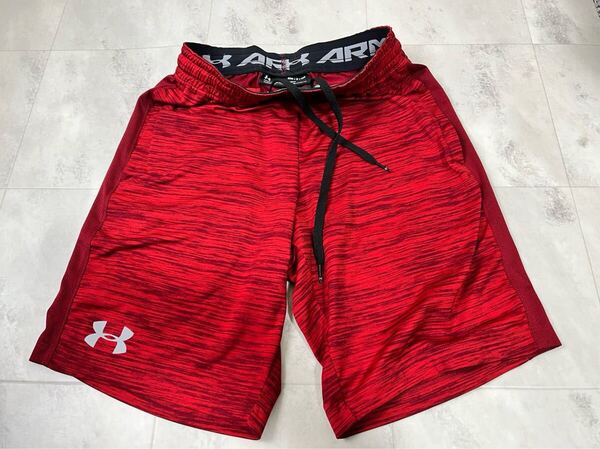 UNDER ARMOUR(アンダーアーマー)ヒートギアストレッチショートパンツ ハーフパンツ SMサイズ 赤 レッド
