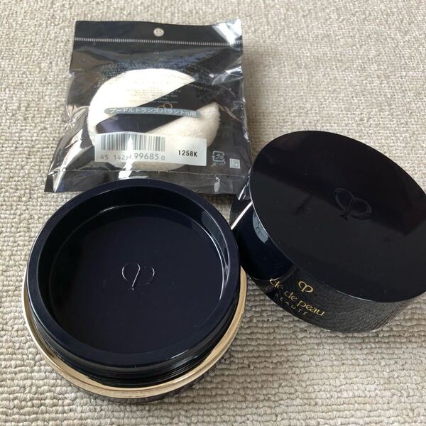 《中古》クレドポーボーテ プードルトランス パラントn 1 ライト(フェースパウダー)26g