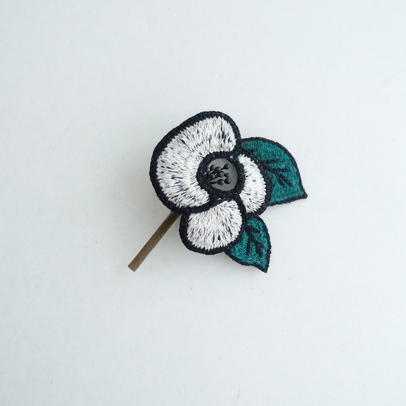 【期間限定】 Yahoo!オークション -「ミナペルホネン swing camellia」の落札 アクセサリー