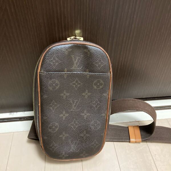 LOUIS VUITTON ルイヴィトン モノグラム ポシェットガンジュ ボディバッグ ショルダーバッグ ウエストバッグ ポーチ ブランド メンズ