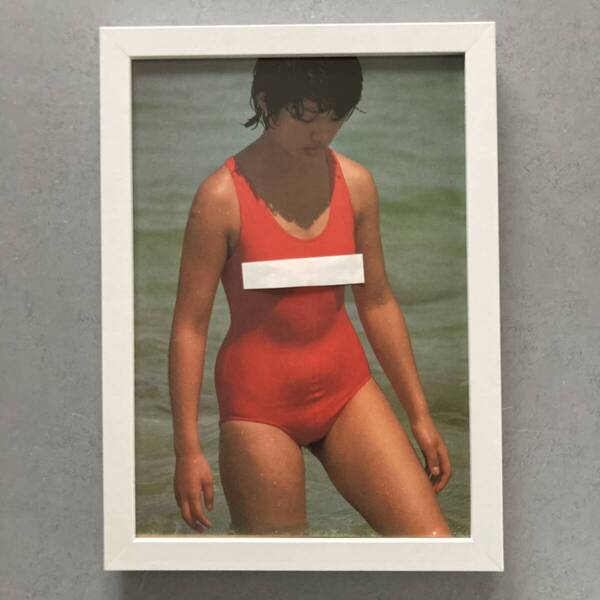 ●額装品 山口百恵 セクシーグラビア B5サイズ額入り ポスター風 アートフレーム 送料無料 D270