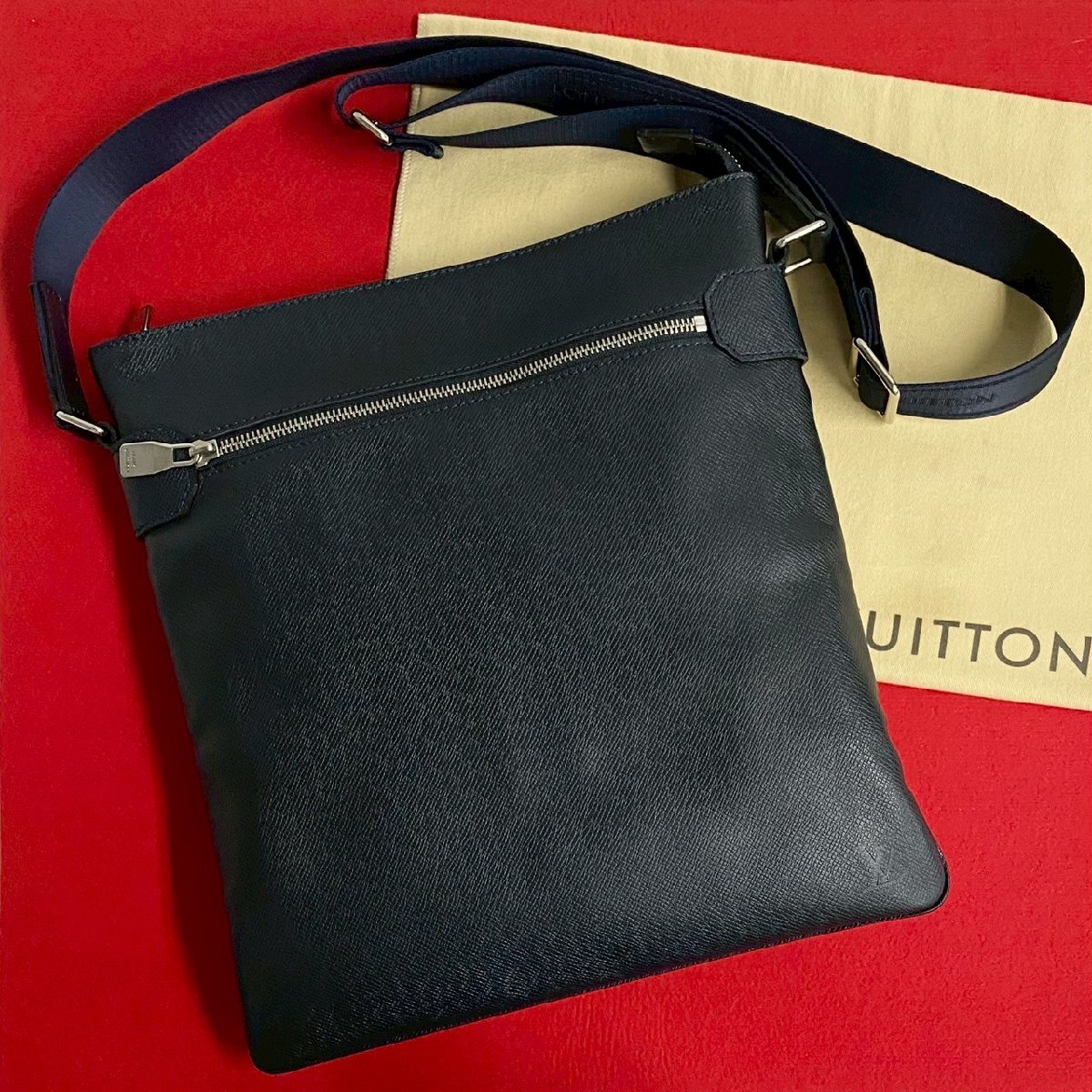 LOUIS VUITTON - 【美品】ルイヴィトン タイガ サシャ