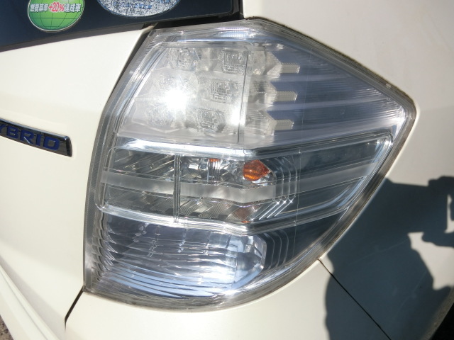 フィットハイブリッド GP1/4 LEDテールランプ ライトバー仕様