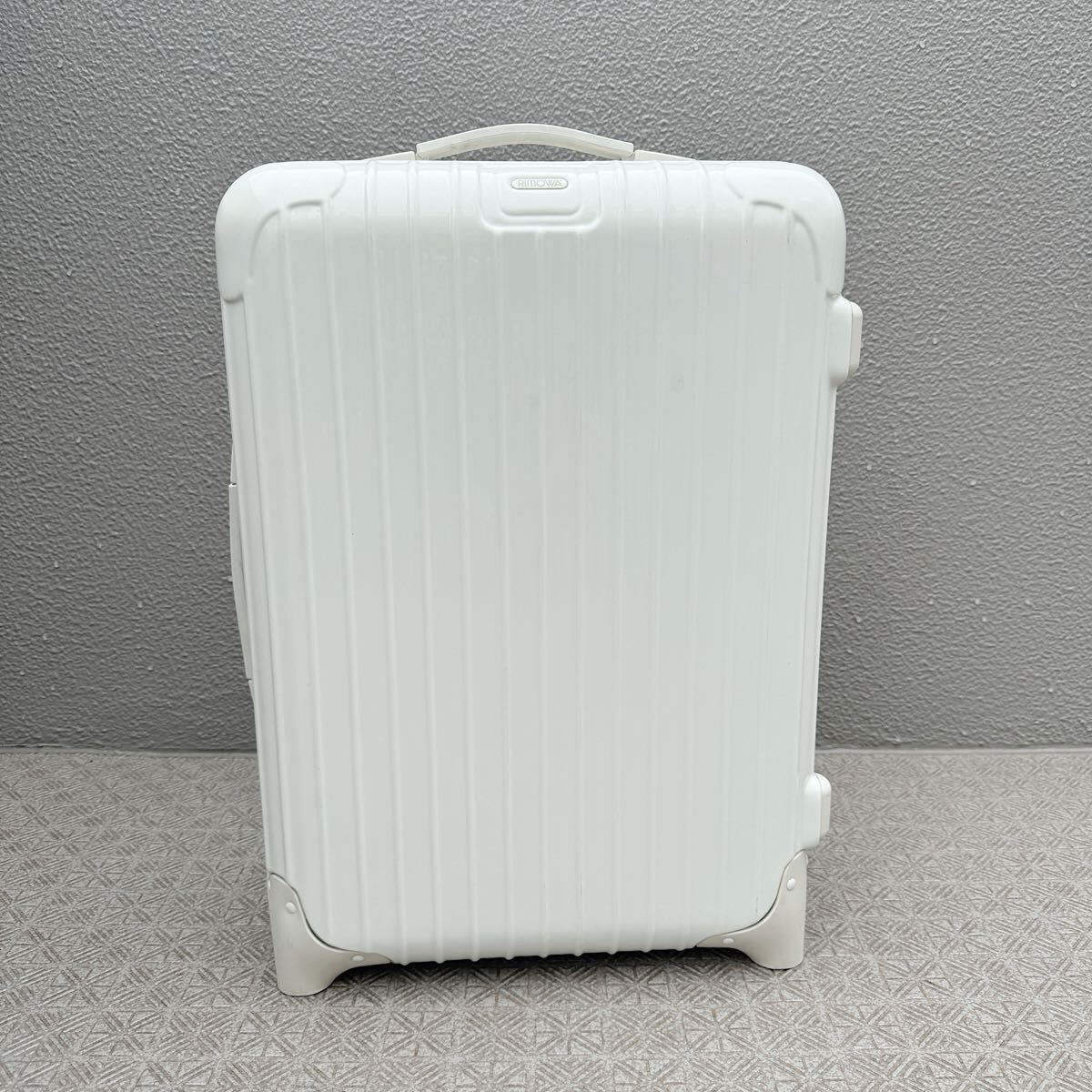 2025年最新】Yahoo!オークション -リモワ 35lの中古品・新品・未 2025年最新】Yahoo!オークション -リモワ 35lの中古品・新品・未