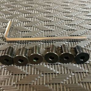 ★未使用 MOMO製★M5 全長12㎜ 首下9㎜ ステアリング取付ボルト 6個セット 六角3㎜標準タイプ ネジ 6本セット モモ