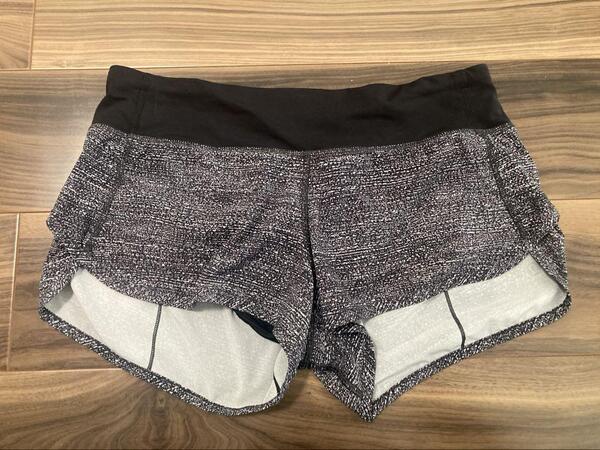 ルルレモン lululemon Speed Up Short (2.5") ショートパンツ サイズ6 美品~超美品☆☆ ※注・説明ご参照