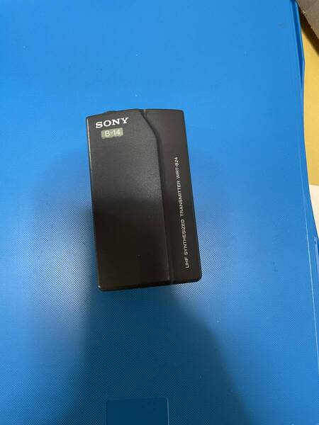 SONY WRT-824 ワイヤレストランスミッターのみ 電池 ベルトグリップなし 中古検品済品0W1