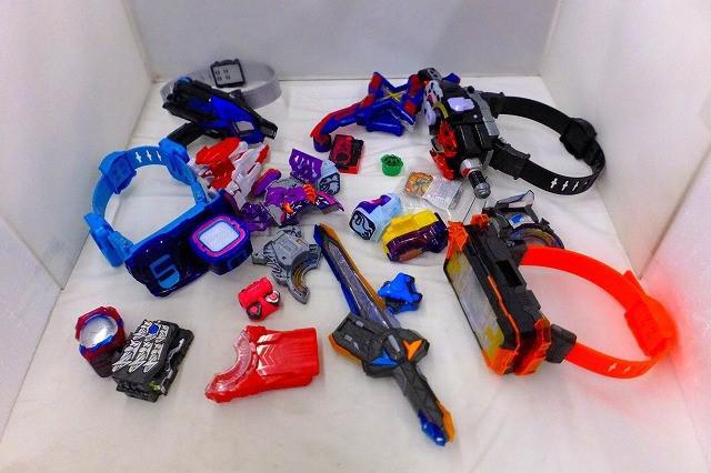 Amazon.co.jp: [バンダイ] 仮面ライダーギーツ 変身ベルト DX