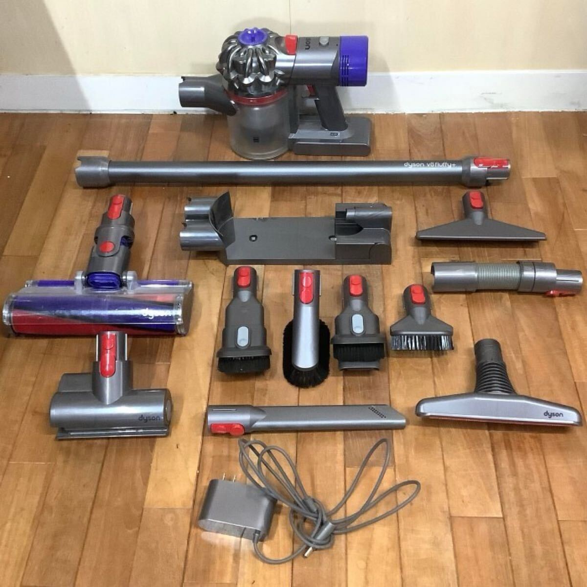 Dyson 【中古品】☆分解清掃済み☆ ダイソン V7 Fluffy origin
