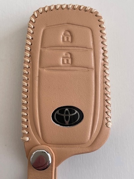 牛革ジャストフィット ヤリス ハイラックス スマートキーケース ベージュ色 1