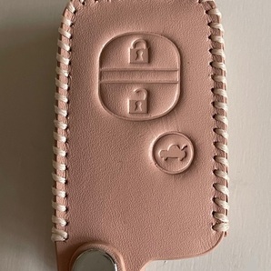 牛革ぴったり収まる プリウスα スマートキーケース プラド ピンクベージュ色 1