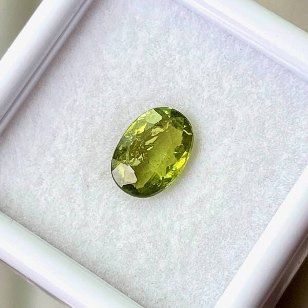 1.05ct 天然 グリーントルマリン ルース 未処理 鑑別書付き S1140