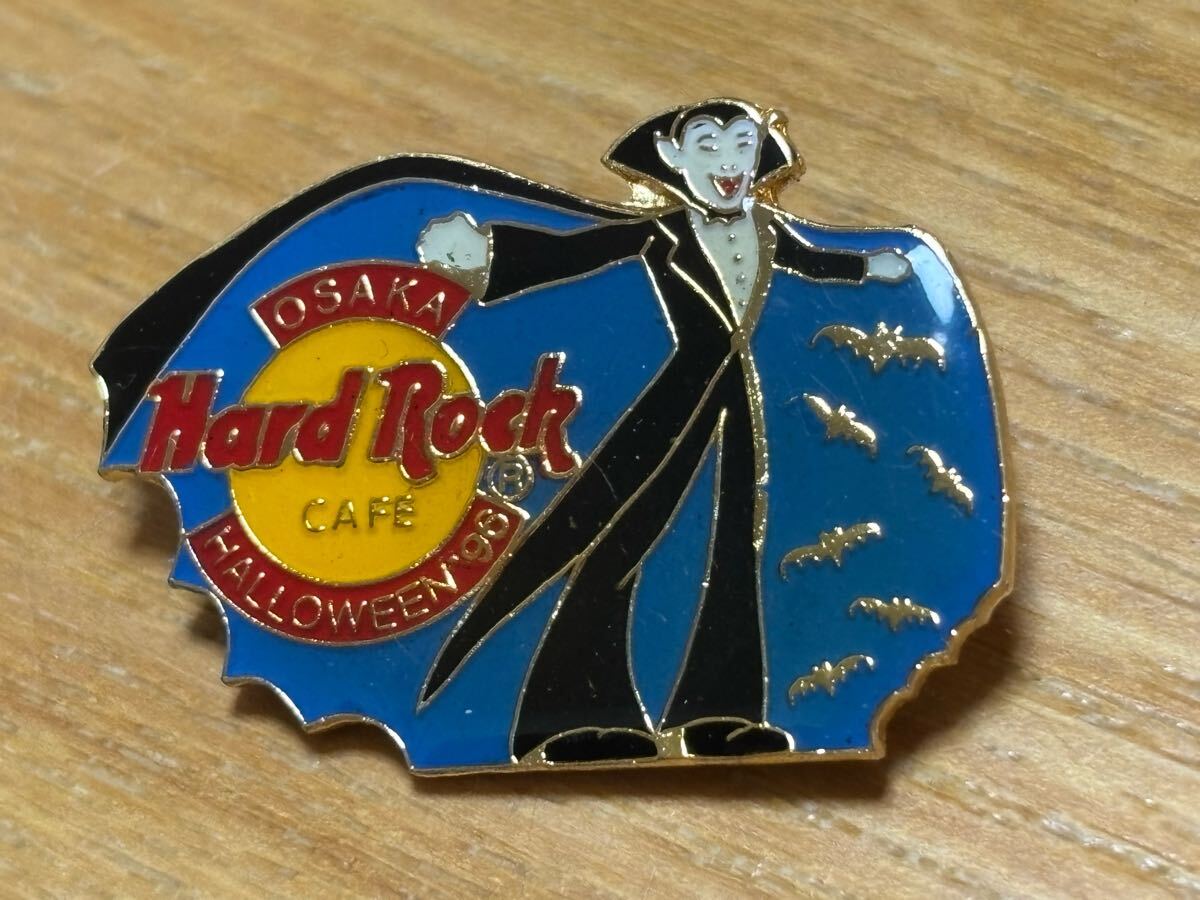 ハードロックカフェ ハロウィン ピンバッジ 2001年 レア］ハードロックカフェ ピンバッジ 2001 ハロウィン 大阪 箱