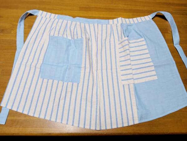 サロンエプロン 前掛け 水色とストライプ ハンドメイド